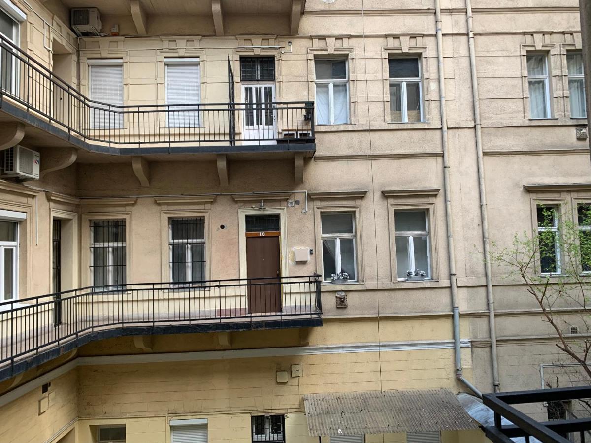 10 House Apartment Budapest Exterior photo